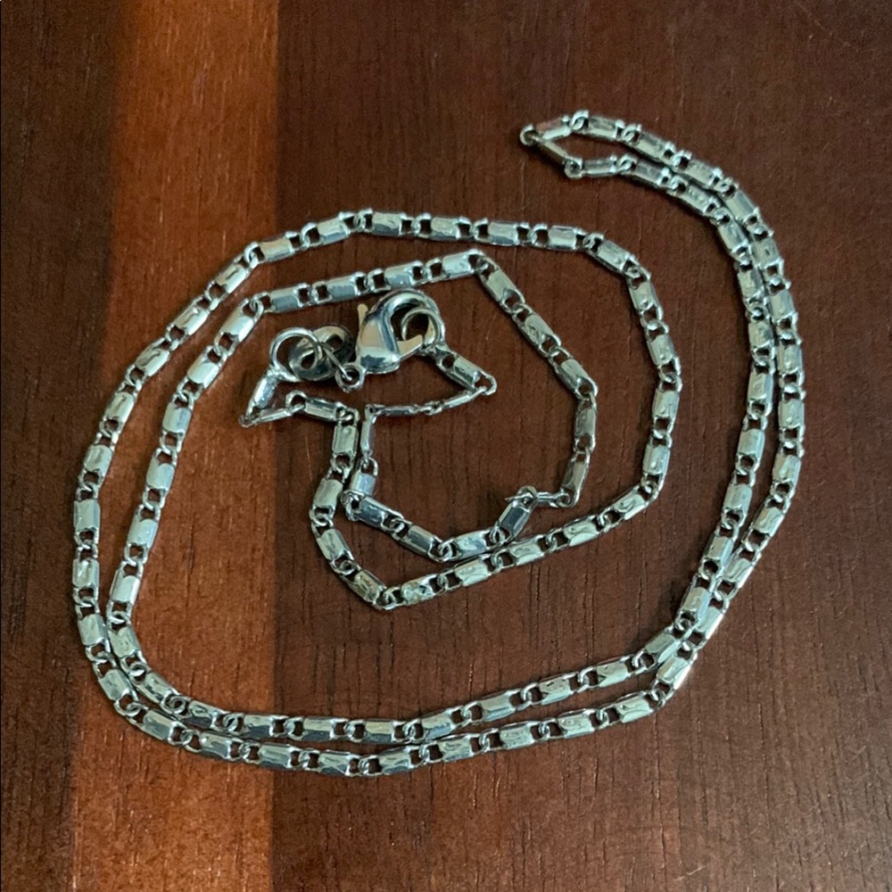 Very dainty 18K white gold plated necklace